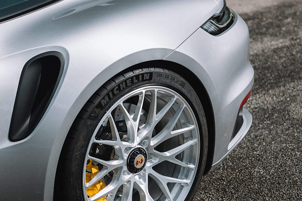 Фото дисков HRE 520M Глянцевый лак на Porsche 911 VIII