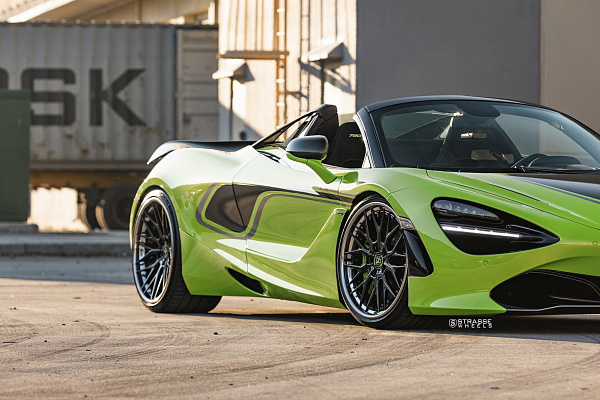 Фото дисков Strasse Wheels SV10M Deep Concave FS Черный глянец на McLaren 720S