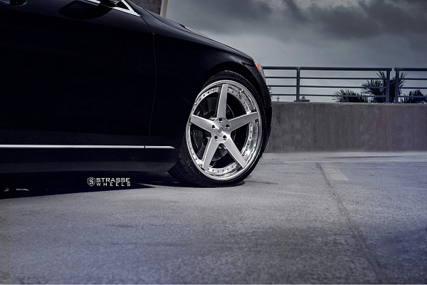 Фото дисков Strasse Wheels S5 Deep Concave Глянцевый лак на Mercedes-Benz S-Class (W222, C217)