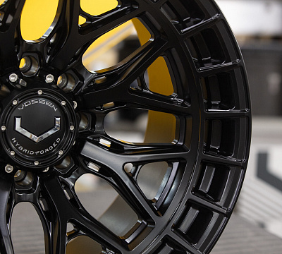 Vossen HFX-1 (8-Lug)