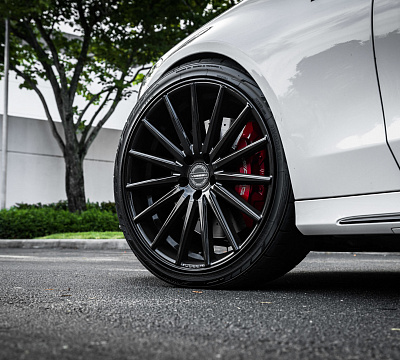 Фото дисков Vossen VFS-2 на Mercedes-Benz C-Class (W205)