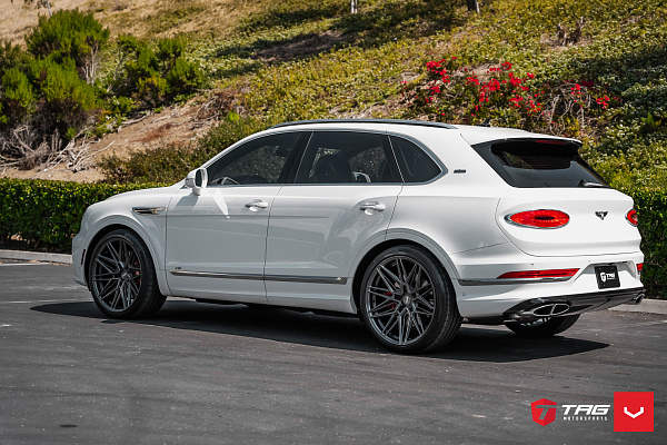 Фото дисков Vossen HF-7 Сатиновый графит на Bentley Bentayga