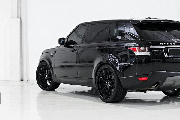 Фото дисков HRE S204H Черный сатин на Land Rover Range Rover Sport II