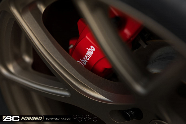 Фото дисков BC Forged RZ05 Сатиновая бронза на Honda Civic Type R FL5