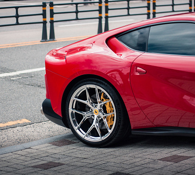 Фото дисков Vossen S21-01 на Ferrari 812