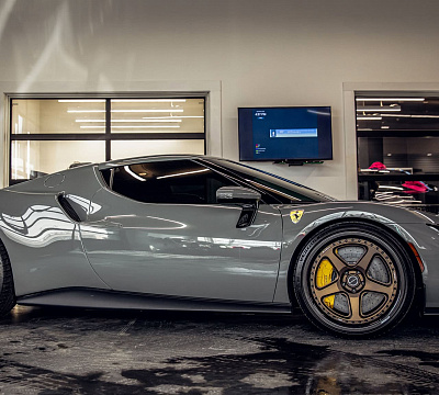 Фото дисков Brixton Forged TR05 на Ferrari 296