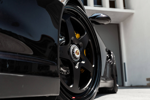 Фото дисков HRE 527 Черный сатин на Porsche 911 VI