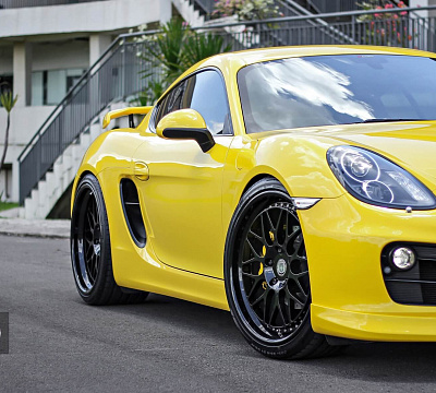 Фото дисков HRE 300 на Porsche Cayman II