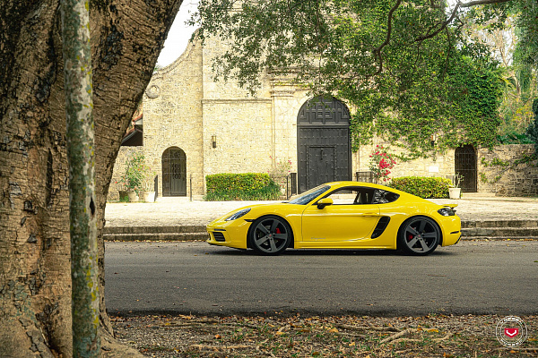 Фото дисков Vossen CG-210 Сатиновый графит на Porsche Cayman III