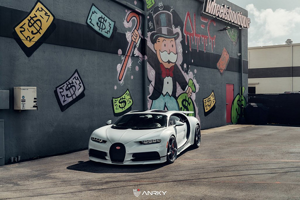 Фото дисков Anrky XR-105 Глянцевый темный лак на Bugatti Chiron
