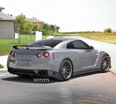 Фото дисков Strasse Wheels R10 Deep Concave на Nissan GT-R