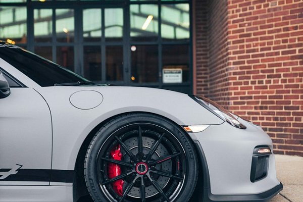 Фото дисков Brixton Forged R11-R Черный сатин на Porsche Cayman II