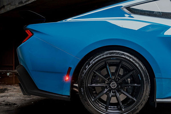 Фото дисков Brixton Forged FDE11 Черный глянец на Ford Mustang VII