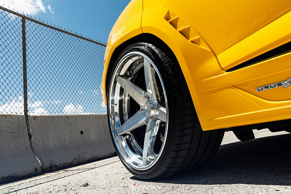 Фото дисков Anrky RS5.3 Глянцевый лак на Lamborghini Urus