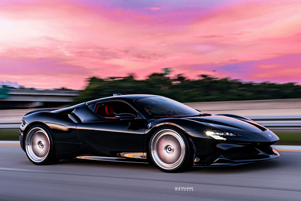 Фото дисков Strasse Wheels F5 Track Глянцевый лак на Ferrari SF90