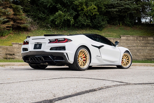 Фото дисков HRE 520 Сатиновое золото на Chevrolet Corvette C8