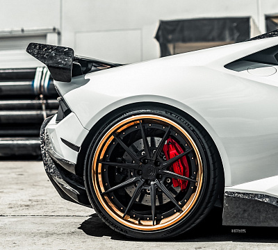 Фото дисков Strasse Wheels SV10 Deep Concave FS на Lamborghini Huracan