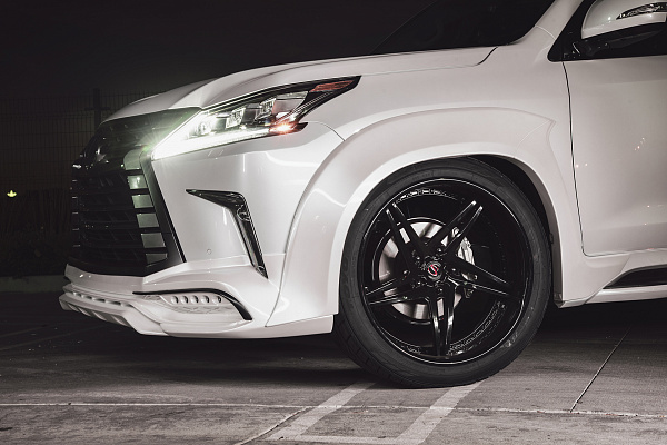 Фото дисков Savini SV71 Черный глянец на Lexus LX III