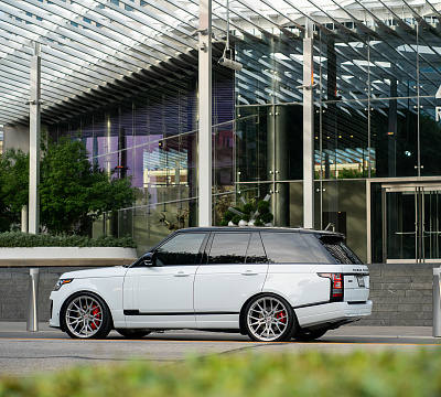 Фото дисков Vossen M-X3 на Land Rover Range Rover IV