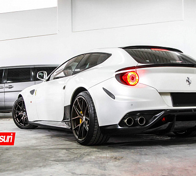 Фото дисков HRE P101 на Ferrari FF