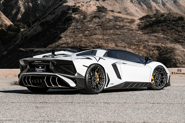 Фото дисков Brixton Forged PF10 Черный матовый на Lamborghini Aventador