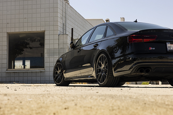 Фото дисков Rotiform TUF Сатиновый темный лак на Audi A/RS 6 (C7)