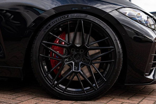 Фото дисков Bola FP1 Черный глянец на BMW 4/M4 (G22/G82)