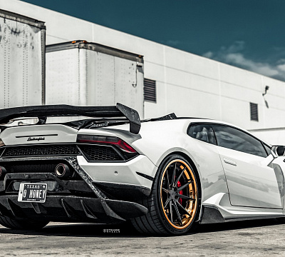 Фото дисков Strasse Wheels SV10 Deep Concave FS на Lamborghini Huracan