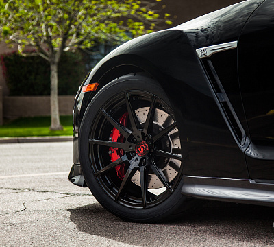 Фото дисков Strasse Wheels R10 Deep Concave Monoblock на Nissan GT-R