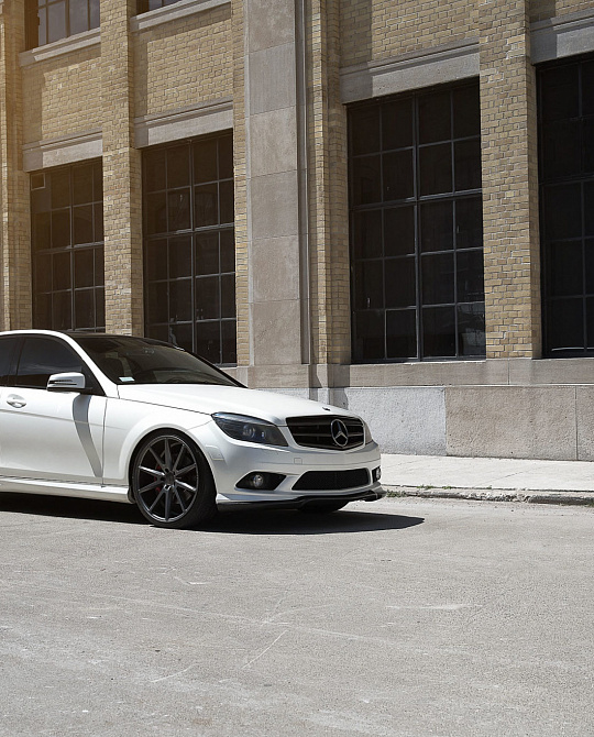 Фото дисков VFS-1 Сатиновый графит на Mercedes-Benz C-Class (W204)