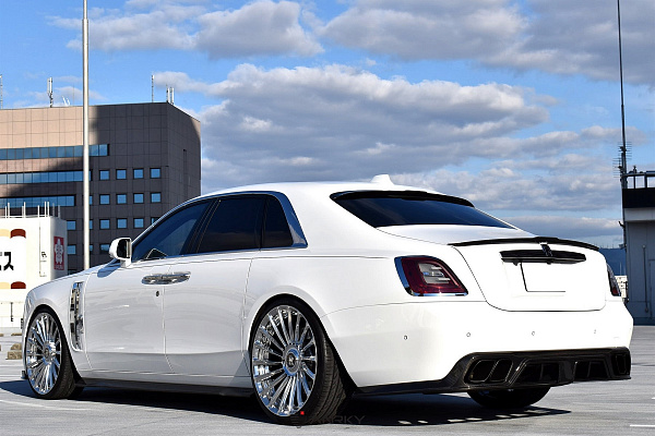 Фото дисков Anrky RF-282 Полированный лак на Rolls-Royce Ghost I