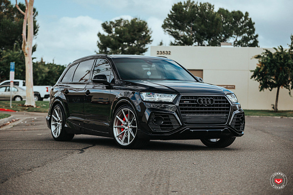 Фото дисков Vossen EVO-2R Глянцевый лак на Audi Q7 (4M)