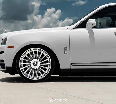 Фото дисков Anrky RF-382 на Rolls-Royce Cullinan
