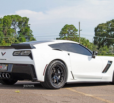 Фото дисков Strasse Wheels SM5R Deep Concave FS на Chevrolet Corvette C7