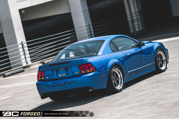 Фото дисков BC Forged LE05 // MLE05 Глянцевый графит на Ford Mustang IV