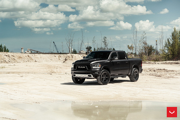 Фото дисков Vossen HF6-2 Черный сатин на Ram 1500 V