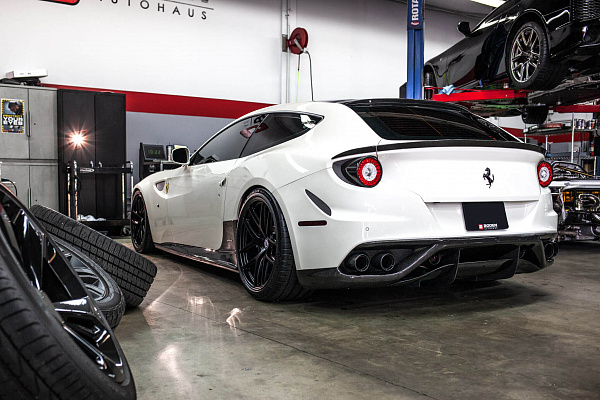 Фото дисков HRE R101 Lightweight Черный сатин на Ferrari FF