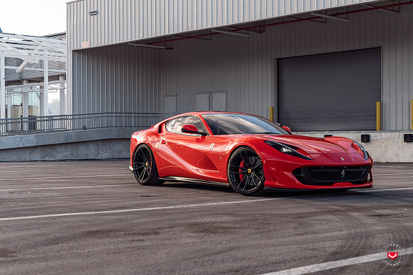 Фото дисков Vossen S17-06 Черный глянец на Ferrari 812