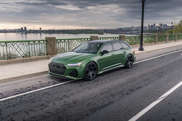 Фото дисков Rotiform AVS Черный глянец на Audi A/RS 6 (C8)