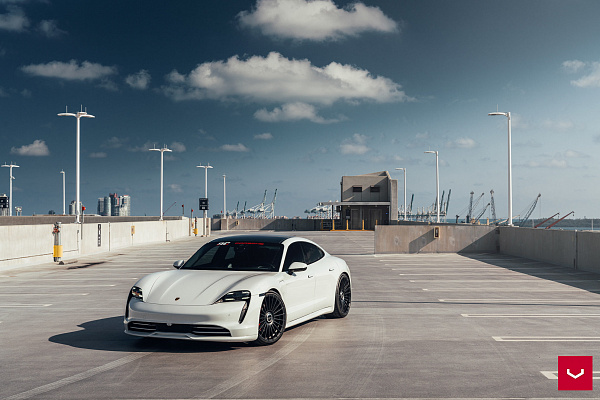 Фото дисков Vossen HF-8 Черный сатин на Porsche Taycan I