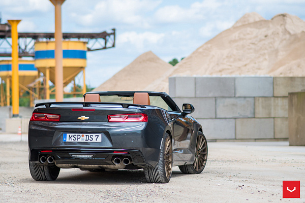 Фото дисков Vossen VFS-2 Сатиновая бронза на Chevrolet Camaro V