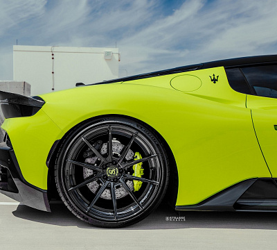 Фото дисков Strasse Wheels SV10 Deep Concave Duoblock на Maserati MC20