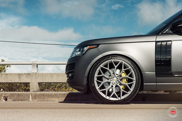 Фото дисков Vossen S17-01 Глянцевый тонированный лак на Land Rover Range Rover IV