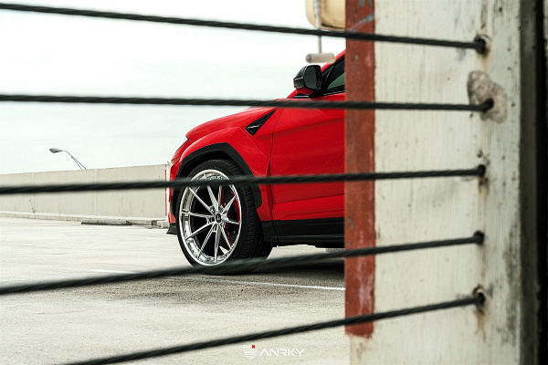 Фото дисков Anrky AN38 Полированный лак на Lamborghini Urus