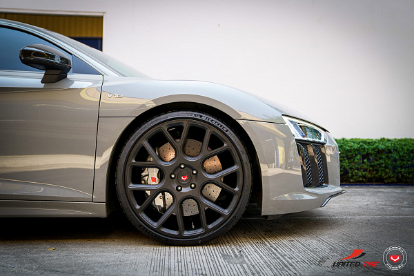 Фото дисков Vossen CG-204 Черный матовый на Audi R8 (4S)