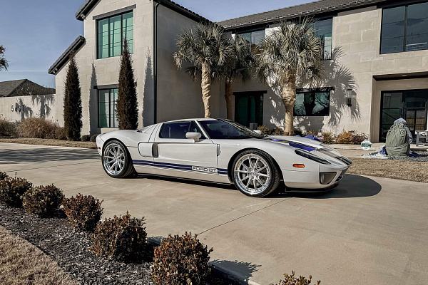 Фото дисков HRE S104SC Глянцевый лак на Ford GT I