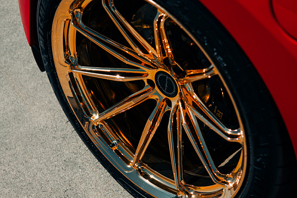 Фото дисков Brixton Forged R11-RS Глянцевое золото на Ferrari F8