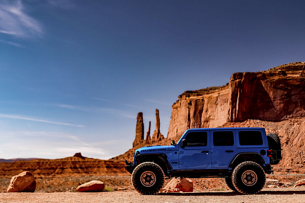 Фото дисков Black Rhino ARMORY  на Jeep Wrangler IV (JL)