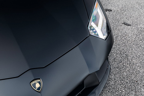 Фото дисков Brixton Forged TR05 Черный глянец на Lamborghini Aventador
