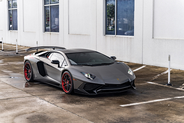 Фото дисков Strasse Wheels SV10-RS Performance Другой цвет на Lamborghini Aventador